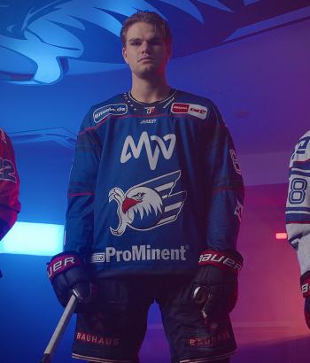 Adler Mannheim Trikots 26 27