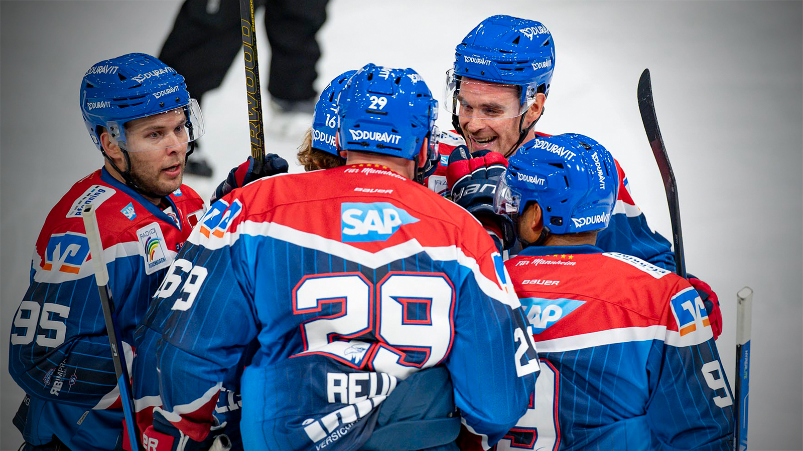 Adler gewinnen erstes Testspiel der Saison