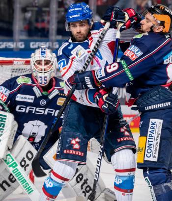 Adler Mannheim Spielbericht Spiel1 EBB