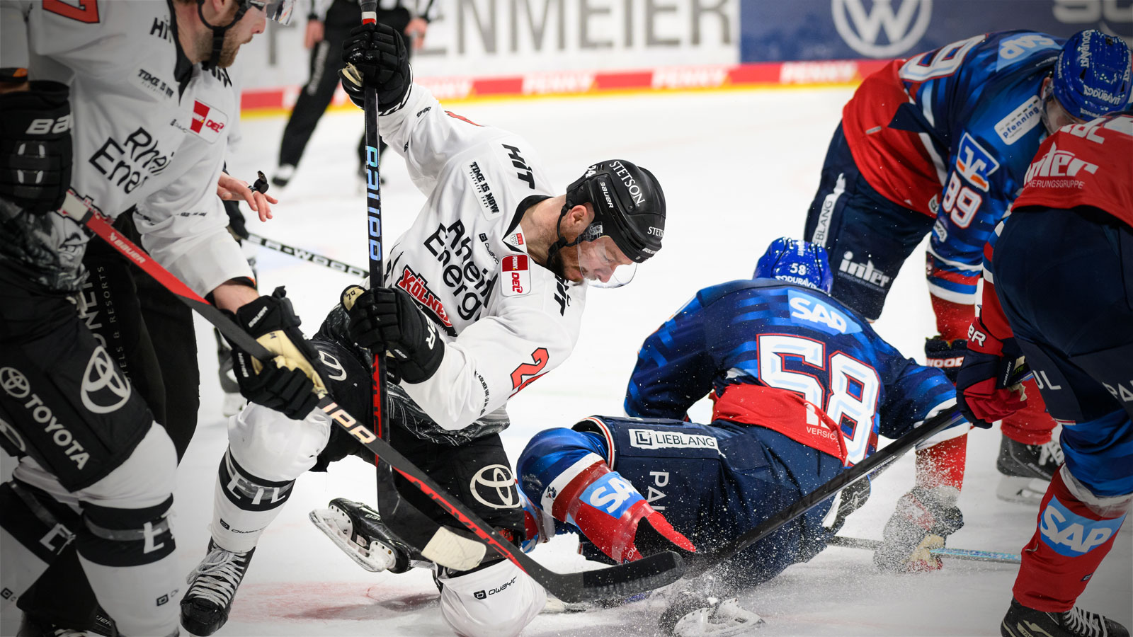 Viertelfinale: Adler verlieren Spiel eins