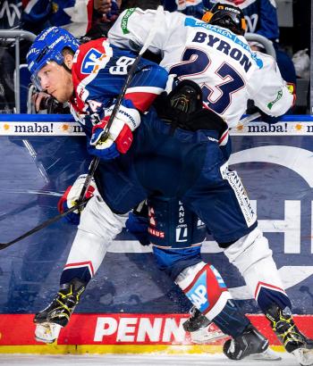 Adler Mannheim Stimmen EBB12