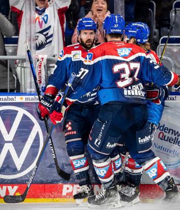 Adler Mannheim Stimmen STR18