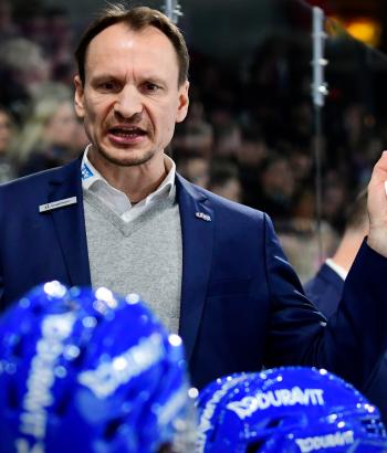 Adler Mannheim Stimmen VF4