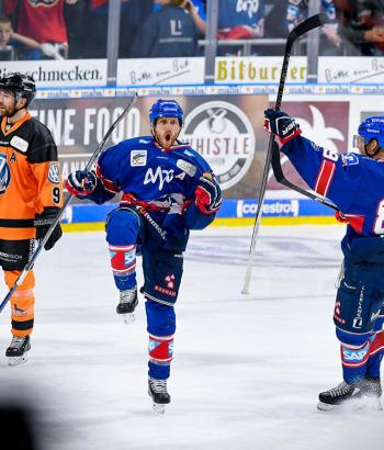 Adler Mannheim Stimmen WOB4