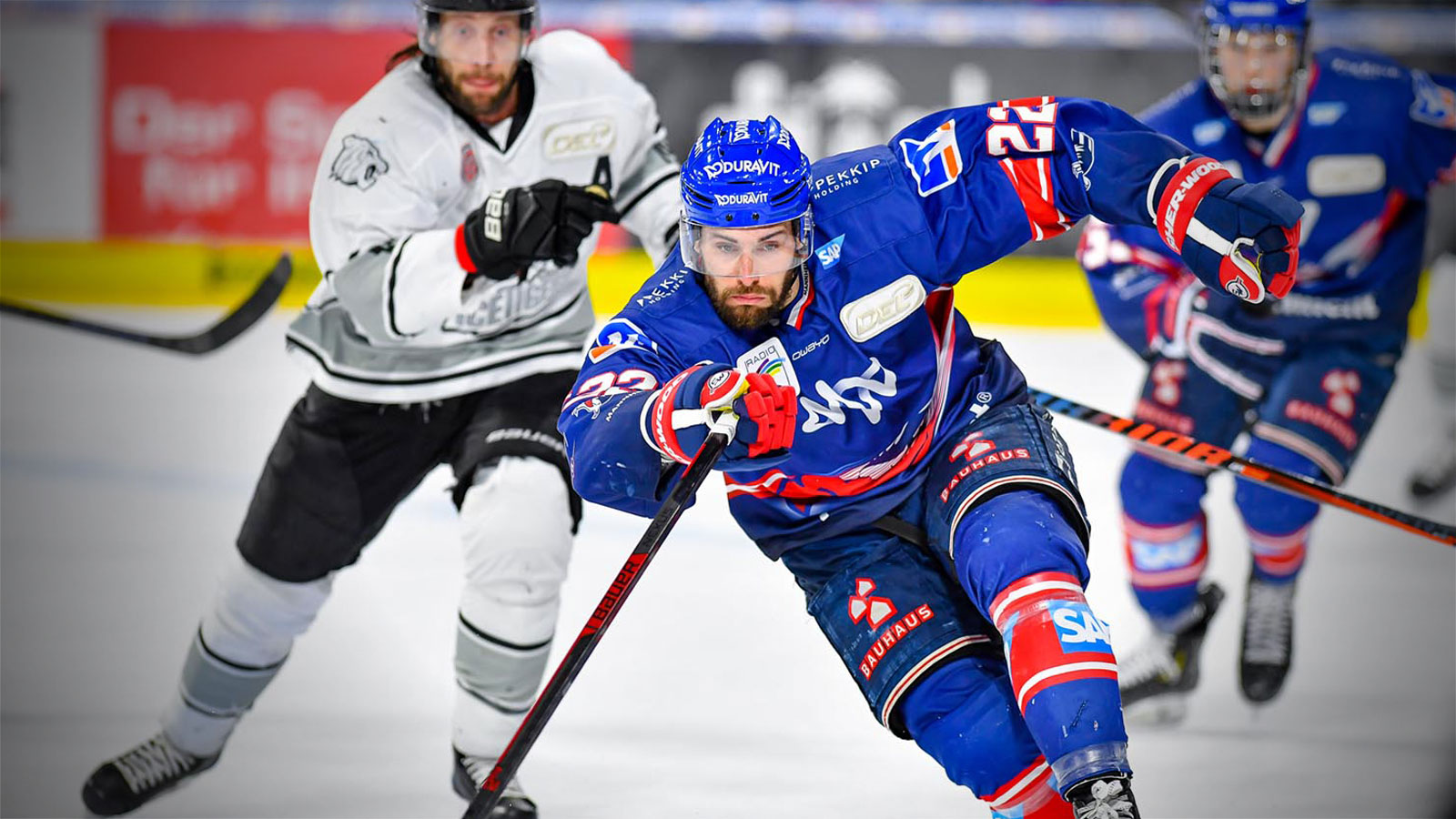 Desjardins-Hattrick bei Sieg Nummer eins