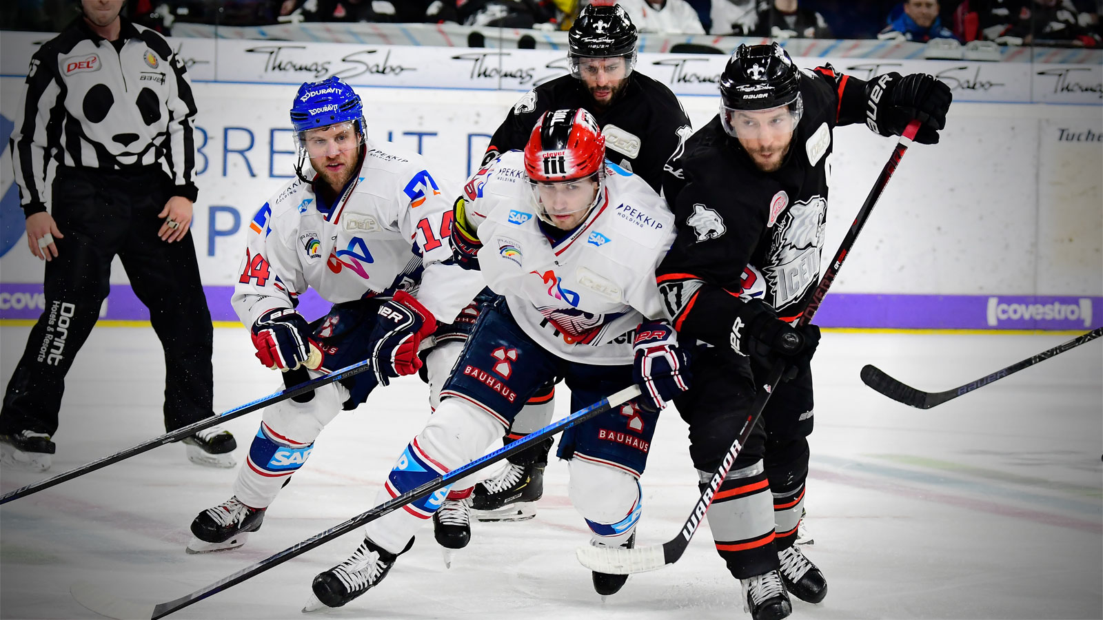 Kaltschnäuzige Adler gewinnen auch Spiel zwei