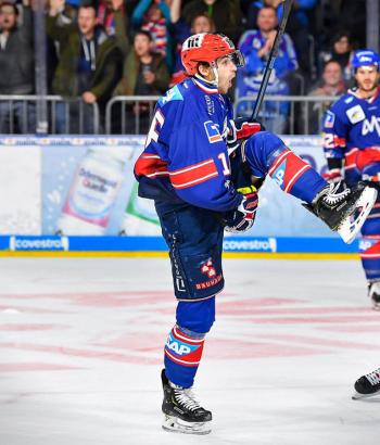 Adler Mannheim VF3