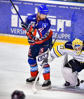 Adler Mannheim vs HV2