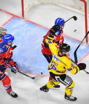 Adler Mannheim vs KEV