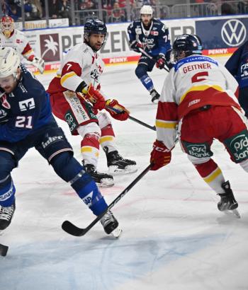 Adler Mannheim Spielbericht DEG v3