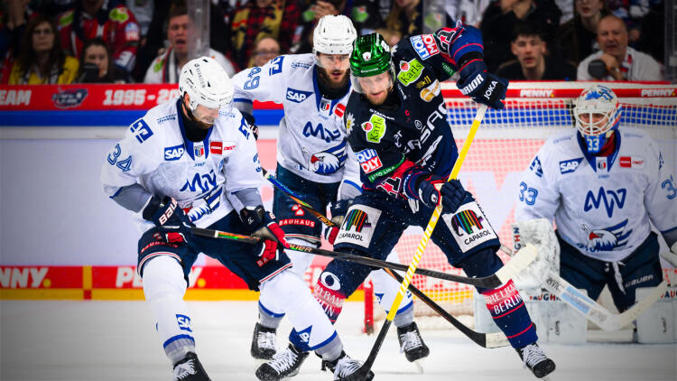 Adler holen ersten Sieg