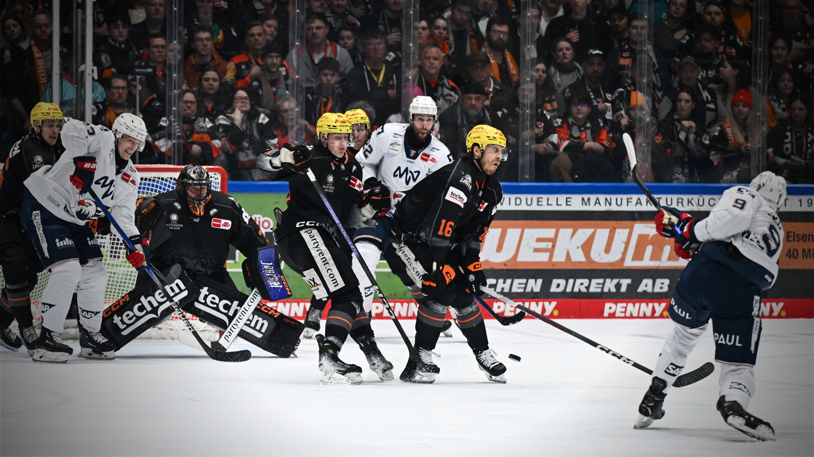 Adler verlieren erstmals gegen Frankfurt