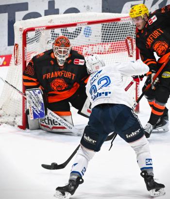 Adler Mannheim Spielbericht FRA v9