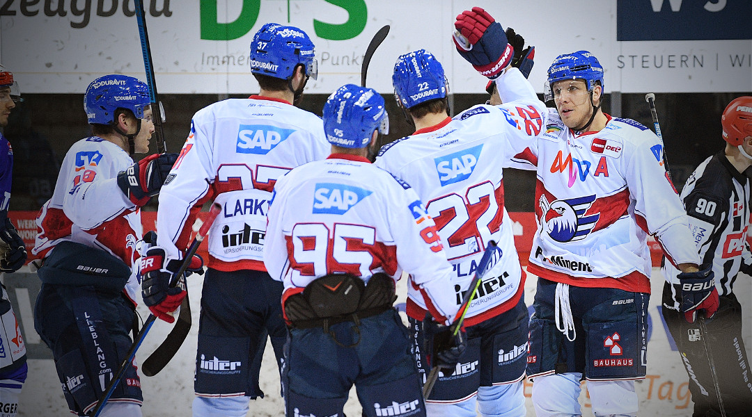 Adler setzen Siegesserie fort